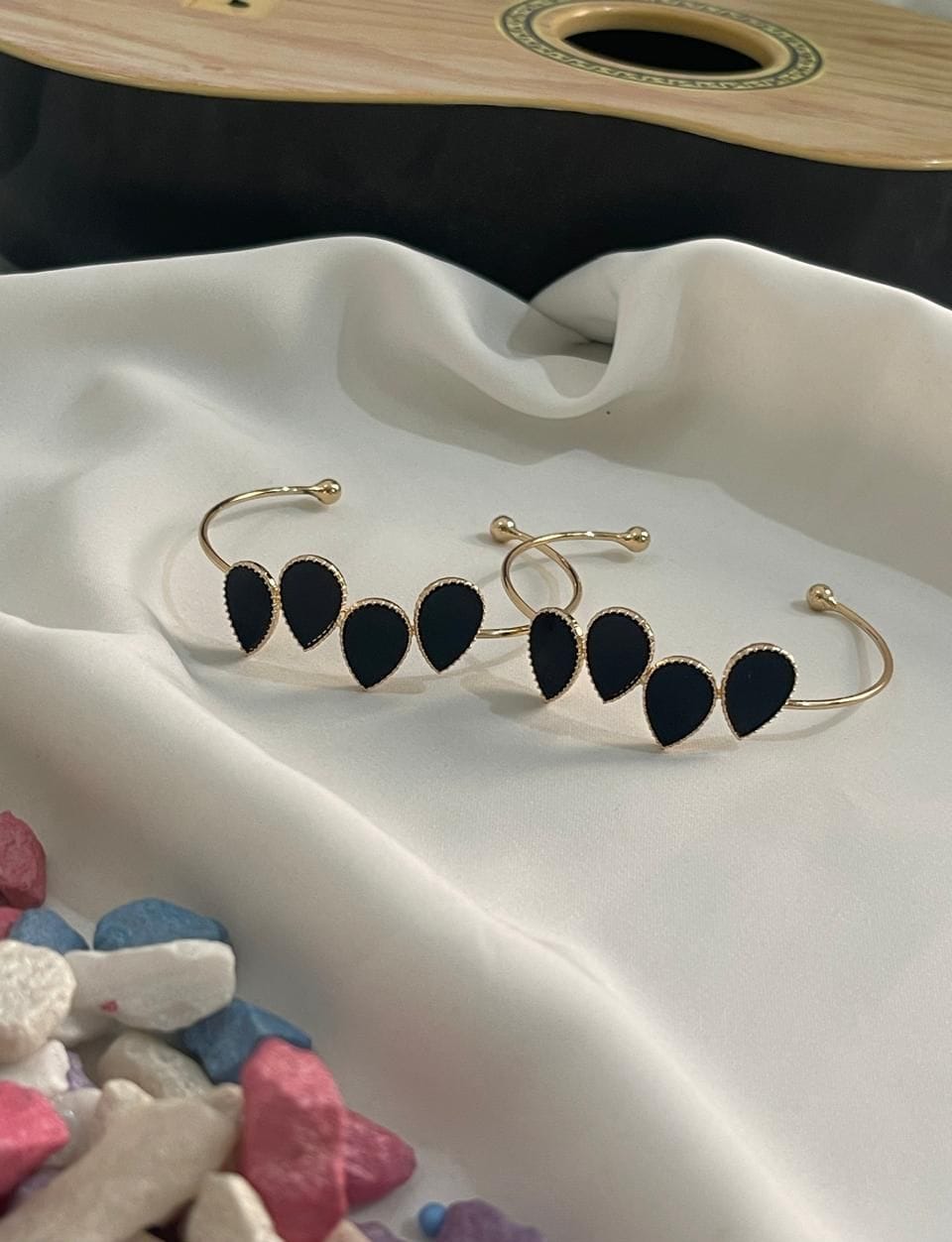 Black Stone Gold-Plated Bangle – Free Size
